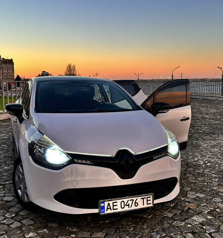 Белый Рено Клио, объемом двигателя 1.46 л и пробегом 229 тыс. км за 8500 $, фото 50 на Automoto.ua