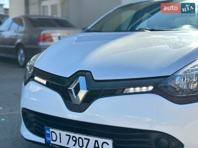 Белый Рено Клио, объемом двигателя 1.5 л и пробегом 190 тыс. км за 7200 $, фото 12 на Automoto.ua