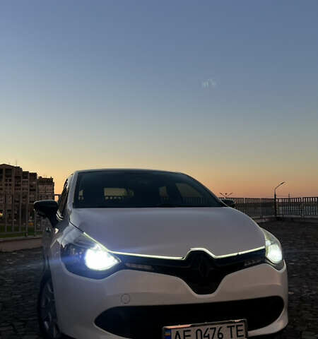 Белый Рено Клио, объемом двигателя 1.46 л и пробегом 229 тыс. км за 8500 $, фото 25 на Automoto.ua