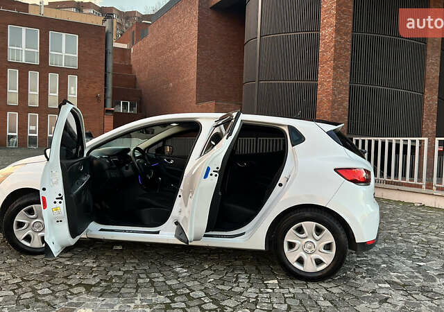 Белый Рено Клио, объемом двигателя 1.46 л и пробегом 229 тыс. км за 8500 $, фото 27 на Automoto.ua