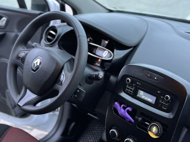 Белый Рено Клио, объемом двигателя 1.5 л и пробегом 186 тыс. км за 7450 $, фото 17 на Automoto.ua