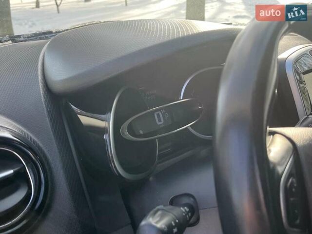 Белый Рено Клио, объемом двигателя 1.5 л и пробегом 172 тыс. км за 9990 $, фото 32 на Automoto.ua