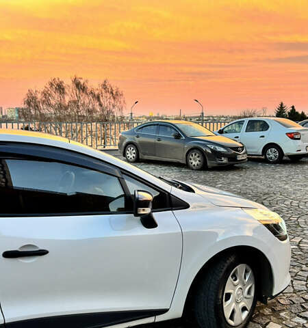 Белый Рено Клио, объемом двигателя 1.46 л и пробегом 229 тыс. км за 8500 $, фото 38 на Automoto.ua