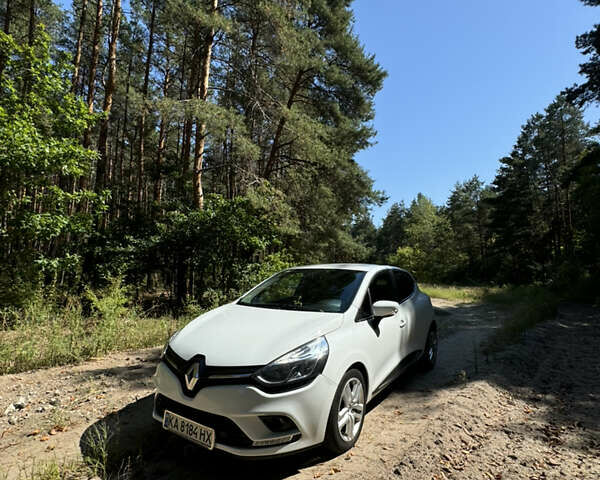 Белый Рено Клио, объемом двигателя 1.46 л и пробегом 103 тыс. км за 9950 $, фото 1 на Automoto.ua