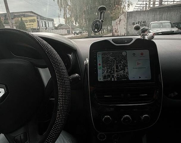 Білий Рено Кліо, об'ємом двигуна 1.46 л та пробігом 225 тис. км за 8200 $, фото 5 на Automoto.ua