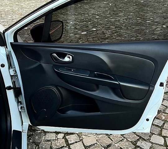 Білий Рено Кліо, об'ємом двигуна 1.5 л та пробігом 229 тис. км за 8500 $, фото 8 на Automoto.ua