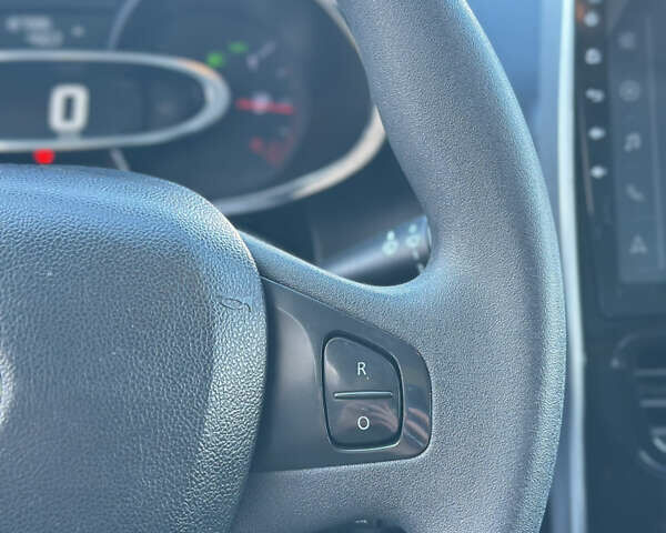 Белый Рено Клио, объемом двигателя 1.46 л и пробегом 186 тыс. км за 7950 $, фото 18 на Automoto.ua