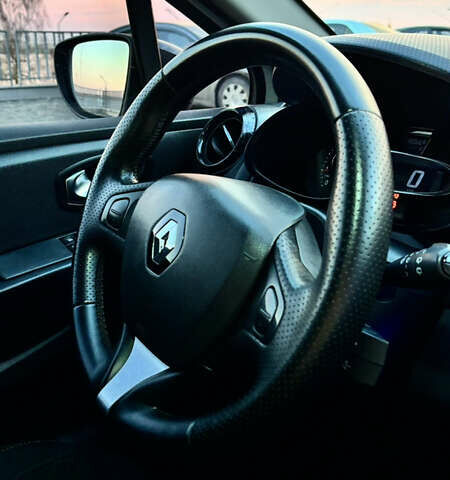 Белый Рено Клио, объемом двигателя 1.46 л и пробегом 229 тыс. км за 8500 $, фото 46 на Automoto.ua