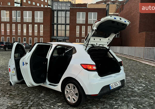 Белый Рено Клио, объемом двигателя 1.46 л и пробегом 229 тыс. км за 8500 $, фото 2 на Automoto.ua