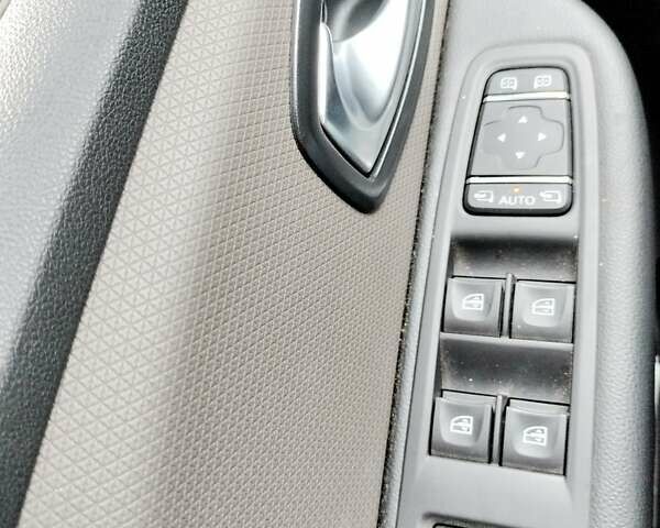 Рено Клио 2018 в Кременчуге на Automoto.ua Белый Рено Клио, объемом двигателя 1.5 л и пробегом 70 тыс. км за 13255 $, фото 7 на Automoto.ua