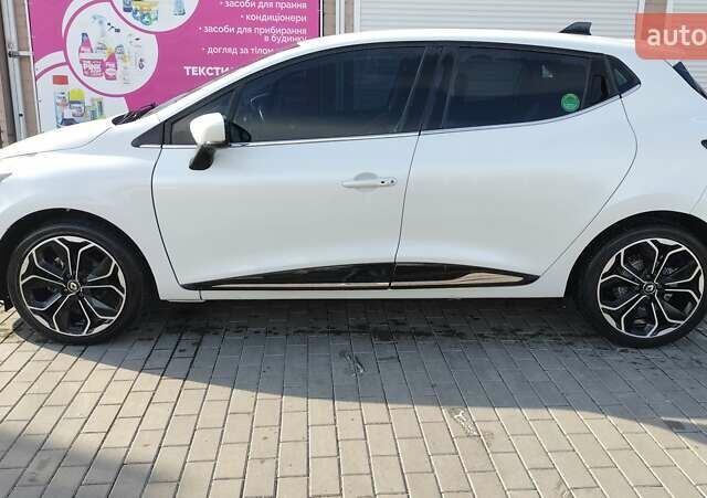 Рено Клио 2018 в Кременчуге на Automoto.ua Белый Рено Клио, объемом двигателя 1.5 л и пробегом 70 тыс. км за 13255 $, фото 3 на Automoto.ua