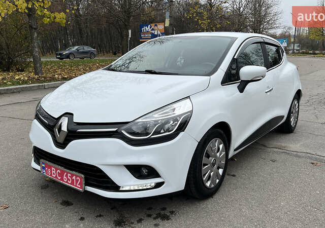 Белый Рено Клио, объемом двигателя 1.5 л и пробегом 149 тыс. км за 10300 $, фото 16 на Automoto.ua