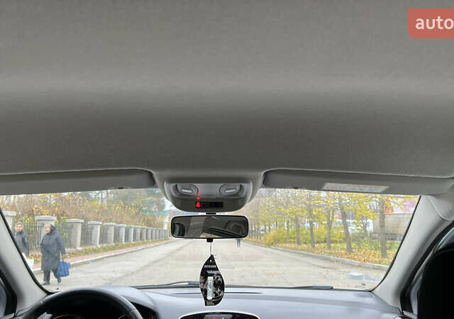 Белый Рено Клио, объемом двигателя 1.5 л и пробегом 149 тыс. км за 10300 $, фото 54 на Automoto.ua