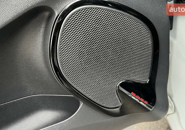 Белый Рено Клио, объемом двигателя 1.5 л и пробегом 149 тыс. км за 10300 $, фото 29 на Automoto.ua