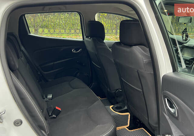 Белый Рено Клио, объемом двигателя 1.5 л и пробегом 149 тыс. км за 10300 $, фото 44 на Automoto.ua