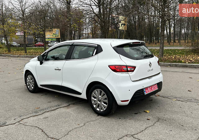 Белый Рено Клио, объемом двигателя 1.5 л и пробегом 149 тыс. км за 10300 $, фото 5 на Automoto.ua