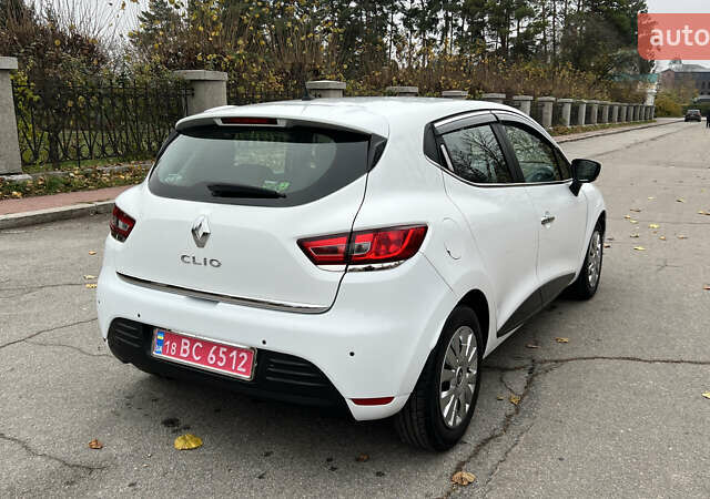 Белый Рено Клио, объемом двигателя 1.5 л и пробегом 149 тыс. км за 10300 $, фото 11 на Automoto.ua