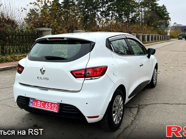 Белый Рено Клио, объемом двигателя 1.5 л и пробегом 149 тыс. км за 10300 $, фото 2 на Automoto.ua