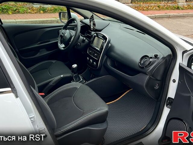 Белый Рено Клио, объемом двигателя 1.5 л и пробегом 149 тыс. км за 10300 $, фото 7 на Automoto.ua