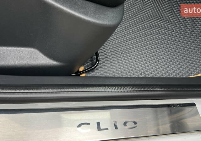 Белый Рено Клио, объемом двигателя 1.5 л и пробегом 149 тыс. км за 10300 $, фото 40 на Automoto.ua