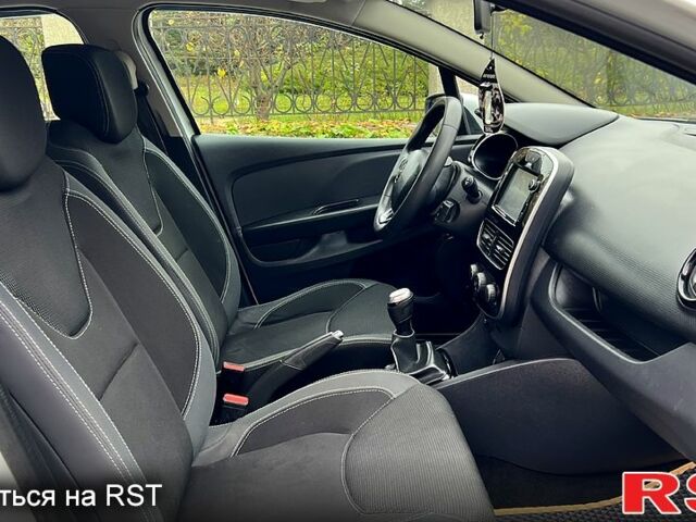 Белый Рено Клио, объемом двигателя 1.5 л и пробегом 149 тыс. км за 10300 $, фото 6 на Automoto.ua