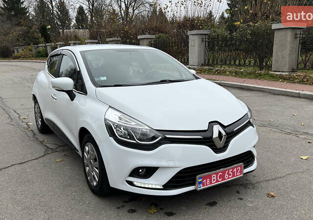 Белый Рено Клио, объемом двигателя 1.5 л и пробегом 149 тыс. км за 10300 $, фото 13 на Automoto.ua