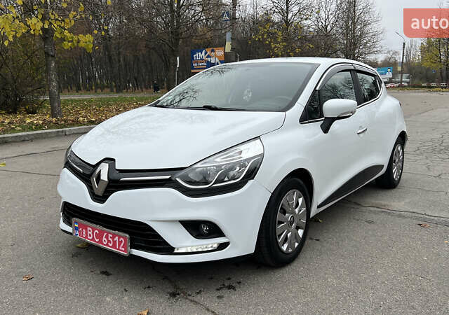 Белый Рено Клио, объемом двигателя 1.5 л и пробегом 149 тыс. км за 10300 $, фото 1 на Automoto.ua
