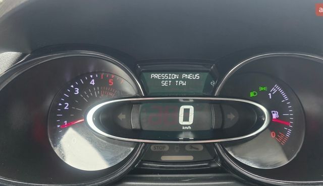 Белый Рено Клио, объемом двигателя 1.5 л и пробегом 179 тыс. км за 9900 $, фото 99 на Automoto.ua