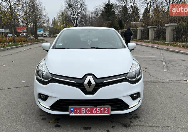 Белый Рено Клио, объемом двигателя 1.5 л и пробегом 149 тыс. км за 10300 $, фото 15 на Automoto.ua