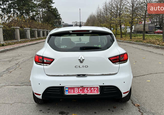Белый Рено Клио, объемом двигателя 1.5 л и пробегом 149 тыс. км за 10300 $, фото 19 на Automoto.ua