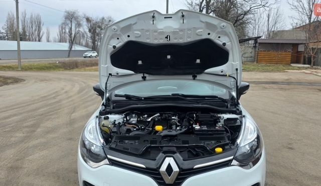 Белый Рено Клио, объемом двигателя 1.5 л и пробегом 179 тыс. км за 9900 $, фото 19 на Automoto.ua