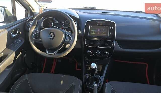 Белый Рено Клио, объемом двигателя 1.5 л и пробегом 162 тыс. км за 10400 $, фото 12 на Automoto.ua