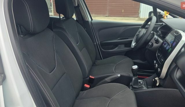 Белый Рено Клио, объемом двигателя 1.5 л и пробегом 179 тыс. км за 9900 $, фото 62 на Automoto.ua