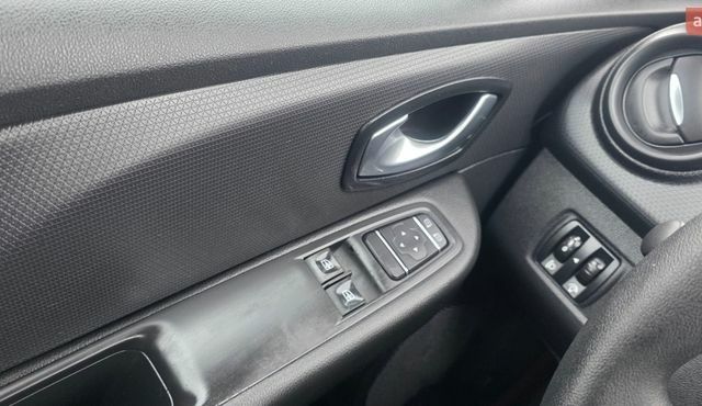 Белый Рено Клио, объемом двигателя 1.5 л и пробегом 179 тыс. км за 9900 $, фото 112 на Automoto.ua