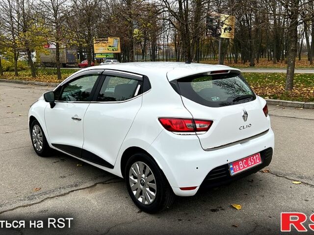 Белый Рено Клио, объемом двигателя 1.5 л и пробегом 149 тыс. км за 10300 $, фото 1 на Automoto.ua