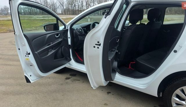 Белый Рено Клио, объемом двигателя 1.5 л и пробегом 179 тыс. км за 9900 $, фото 50 на Automoto.ua