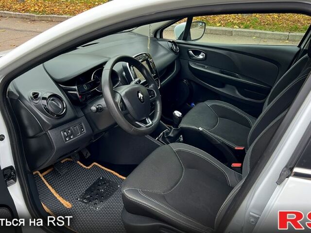 Белый Рено Клио, объемом двигателя 1.5 л и пробегом 149 тыс. км за 10300 $, фото 4 на Automoto.ua