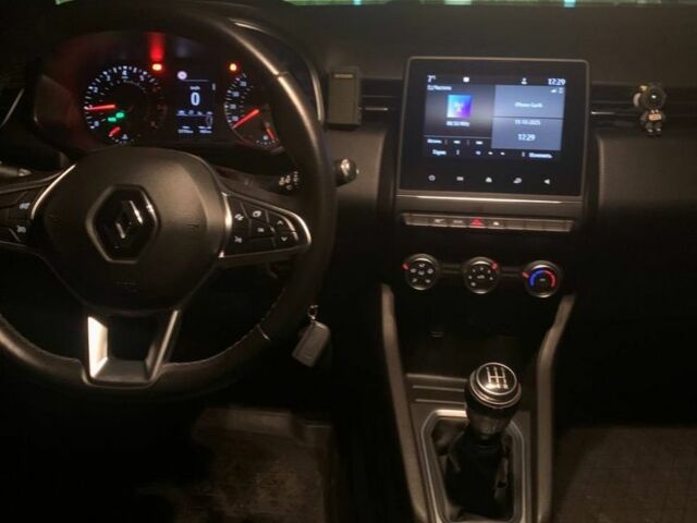 Белый Рено Клио, объемом двигателя 1 л и пробегом 57 тыс. км за 7500 $, фото 6 на Automoto.ua