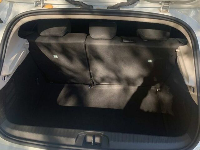 Белый Рено Клио, объемом двигателя 1 л и пробегом 57 тыс. км за 7500 $, фото 7 на Automoto.ua