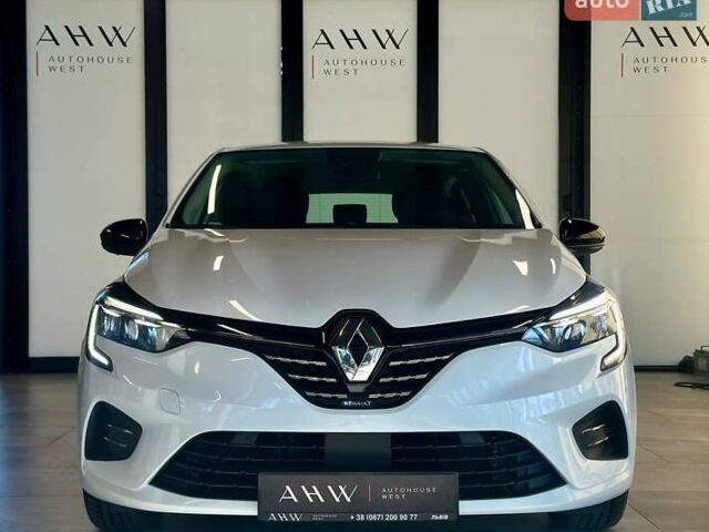 Белый Рено Клио, объемом двигателя 0 л и пробегом 114 тыс. км за 17460 $, фото 1 на Automoto.ua