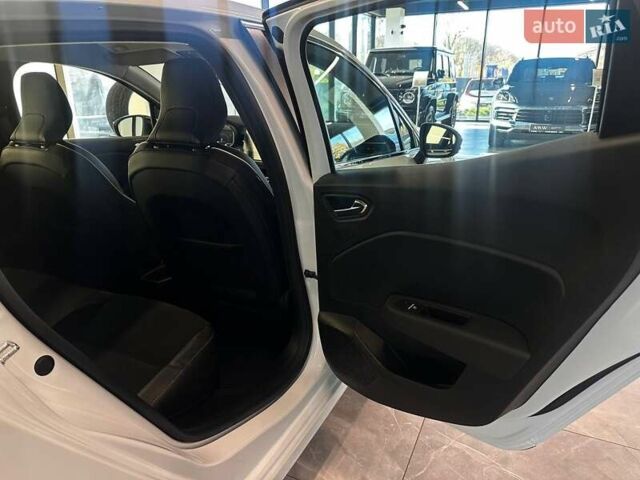 Белый Рено Клио, объемом двигателя 0 л и пробегом 114 тыс. км за 17460 $, фото 26 на Automoto.ua