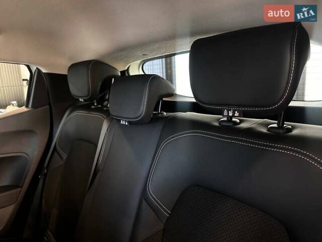 Белый Рено Клио, объемом двигателя 0 л и пробегом 114 тыс. км за 17460 $, фото 24 на Automoto.ua