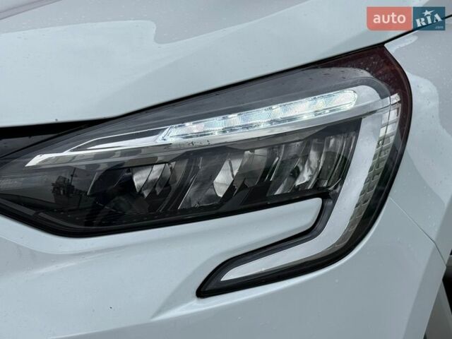 Белый Рено Клио, объемом двигателя 1.6 л и пробегом 132 тыс. км за 15500 $, фото 7 на Automoto.ua