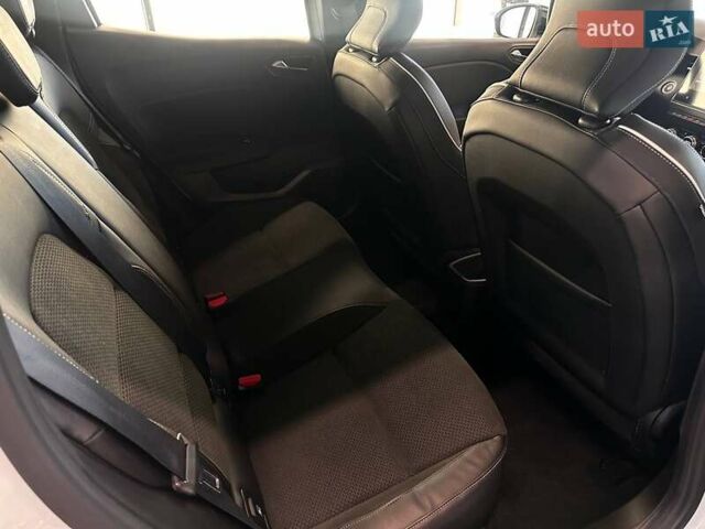 Белый Рено Клио, объемом двигателя 0 л и пробегом 114 тыс. км за 17460 $, фото 27 на Automoto.ua