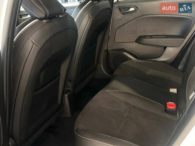 Білий Рено Кліо, об'ємом двигуна 0 л та пробігом 114 тис. км за 17460 $, фото 23 на Automoto.ua