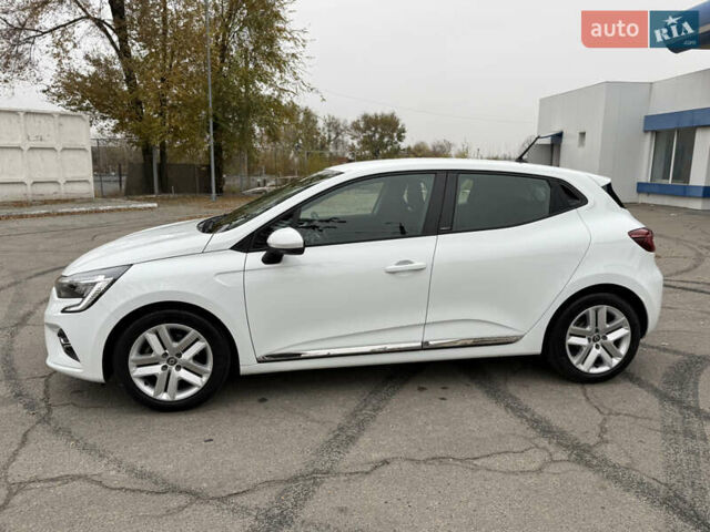 Белый Рено Клио, объемом двигателя 1.6 л и пробегом 167 тыс. км за 15399 $, фото 25 на Automoto.ua