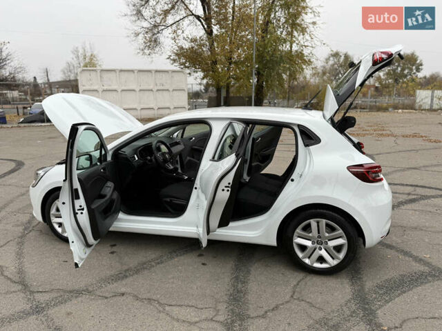 Белый Рено Клио, объемом двигателя 1.6 л и пробегом 167 тыс. км за 15399 $, фото 90 на Automoto.ua