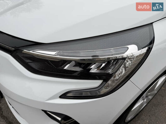 Белый Рено Клио, объемом двигателя 1.6 л и пробегом 167 тыс. км за 15399 $, фото 34 на Automoto.ua