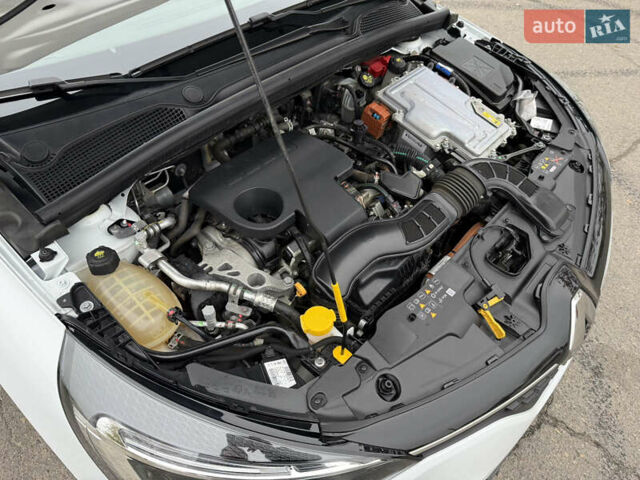 Белый Рено Клио, объемом двигателя 1.6 л и пробегом 167 тыс. км за 15399 $, фото 75 на Automoto.ua