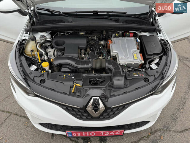 Белый Рено Клио, объемом двигателя 1.6 л и пробегом 167 тыс. км за 15399 $, фото 73 на Automoto.ua